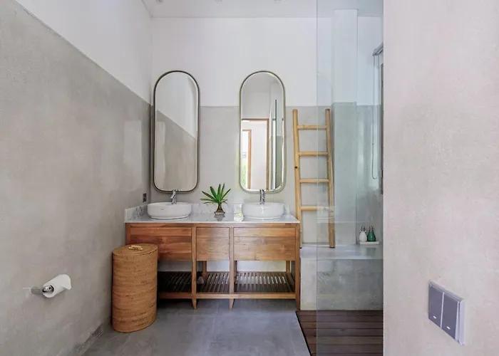 Labri Bali Luxury 4br Near *