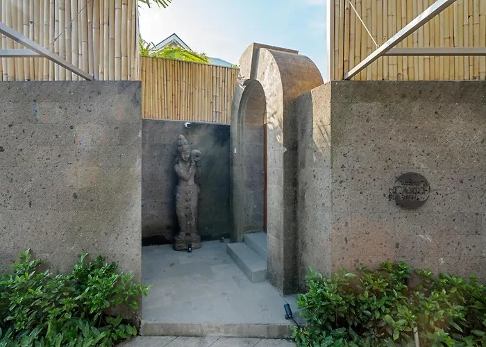 Labri Bali Luxury 4br Near Apartment
