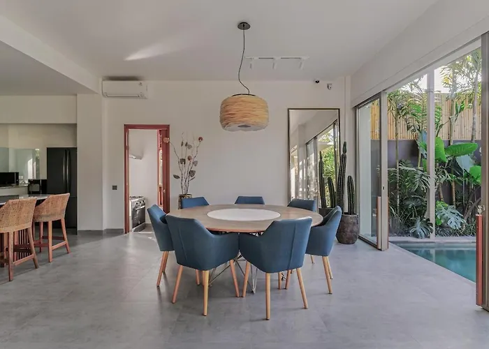 Labri Bali Luxury 4br Near Apartment