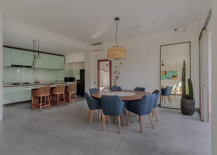 Labri Bali Luxury 4br Near