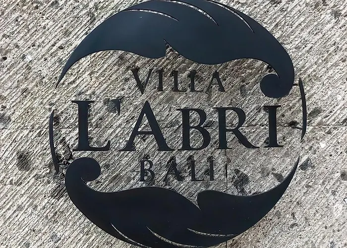 Labri Bali Luxury 4br Near * Canggu (Bali)